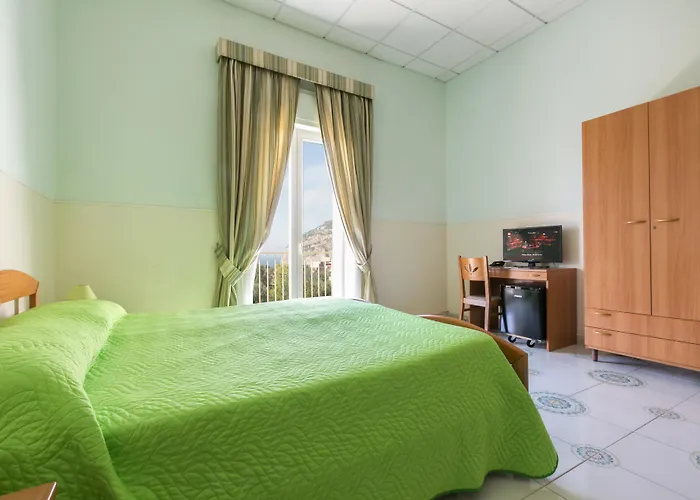 Sisters Hotel