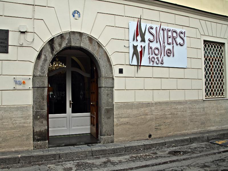 Sisters Hotel 3*