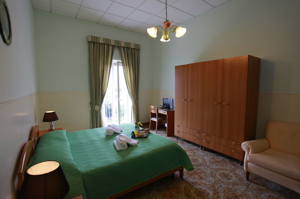 Sisters Hotel 3*