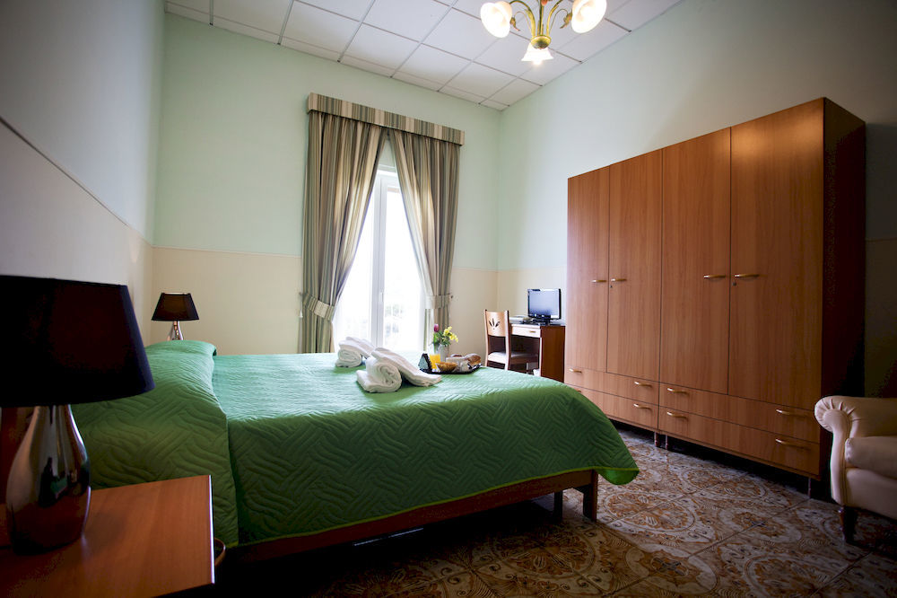 Sisters Hotel 3*