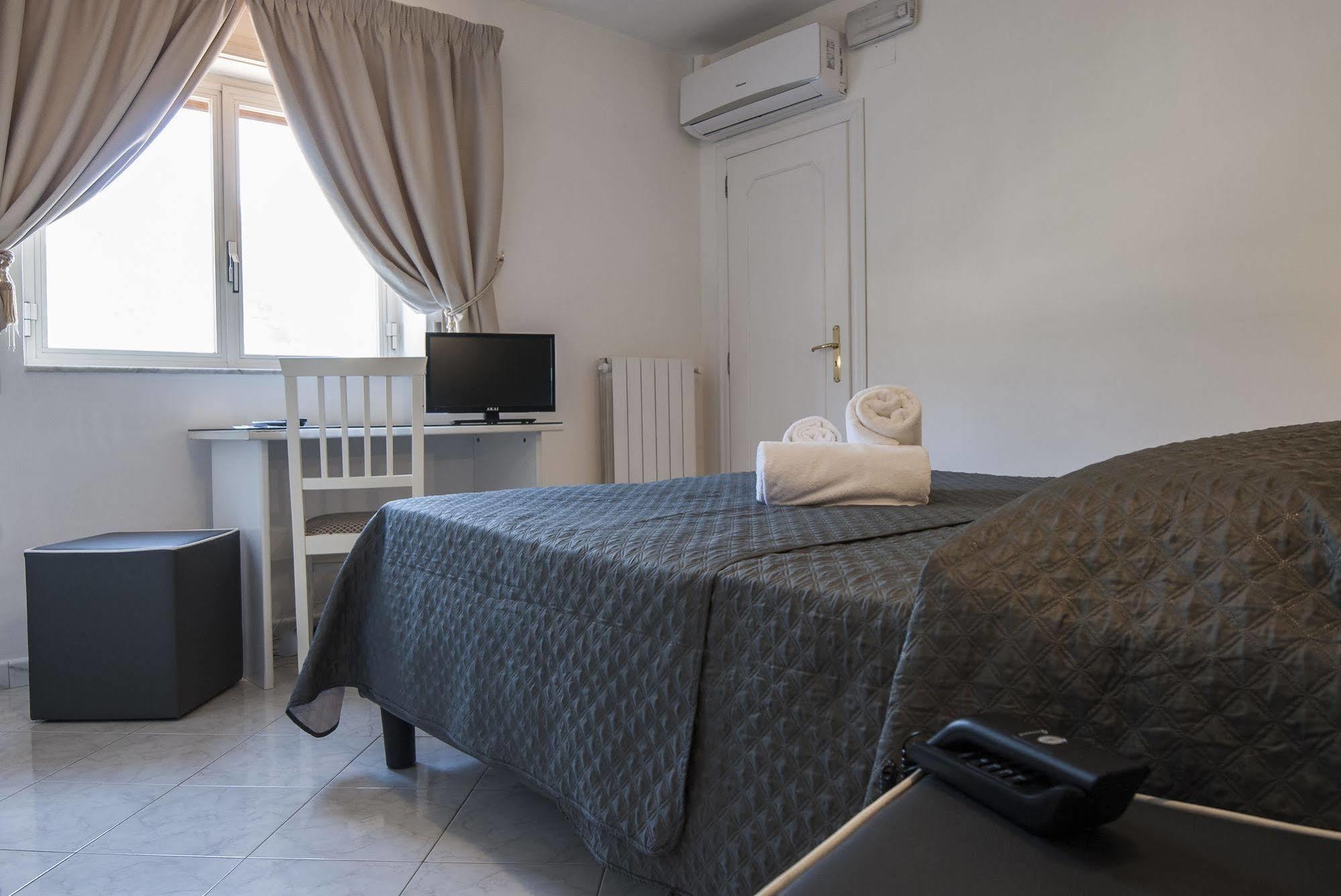 Sisters Hotel 3*