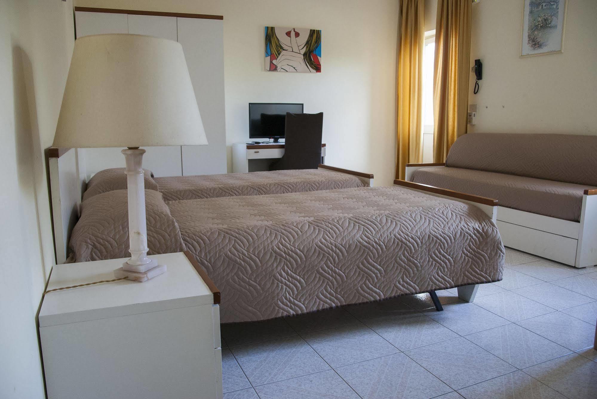 Sisters Hotel 3*